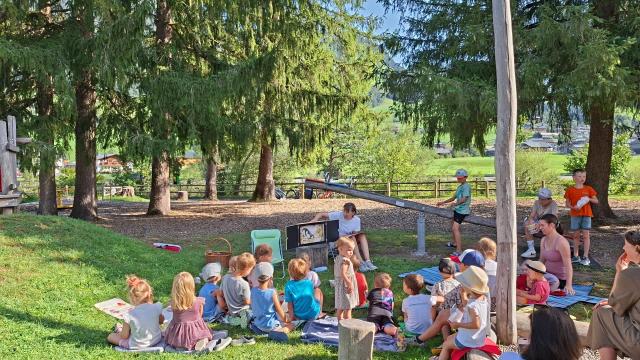 Zwergenbüchi am Spielplatz